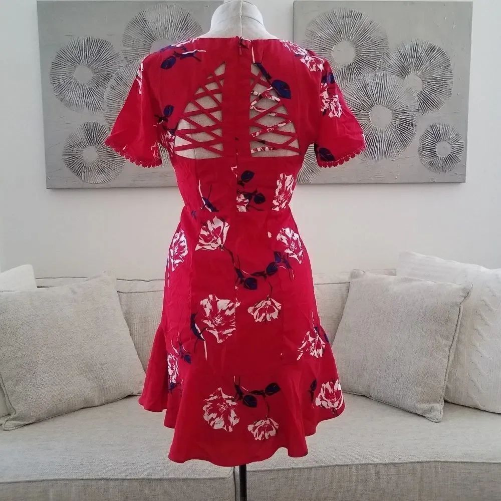 Socialite Cutout Fit & Flare Dress sz Small - Picture 5 of 8